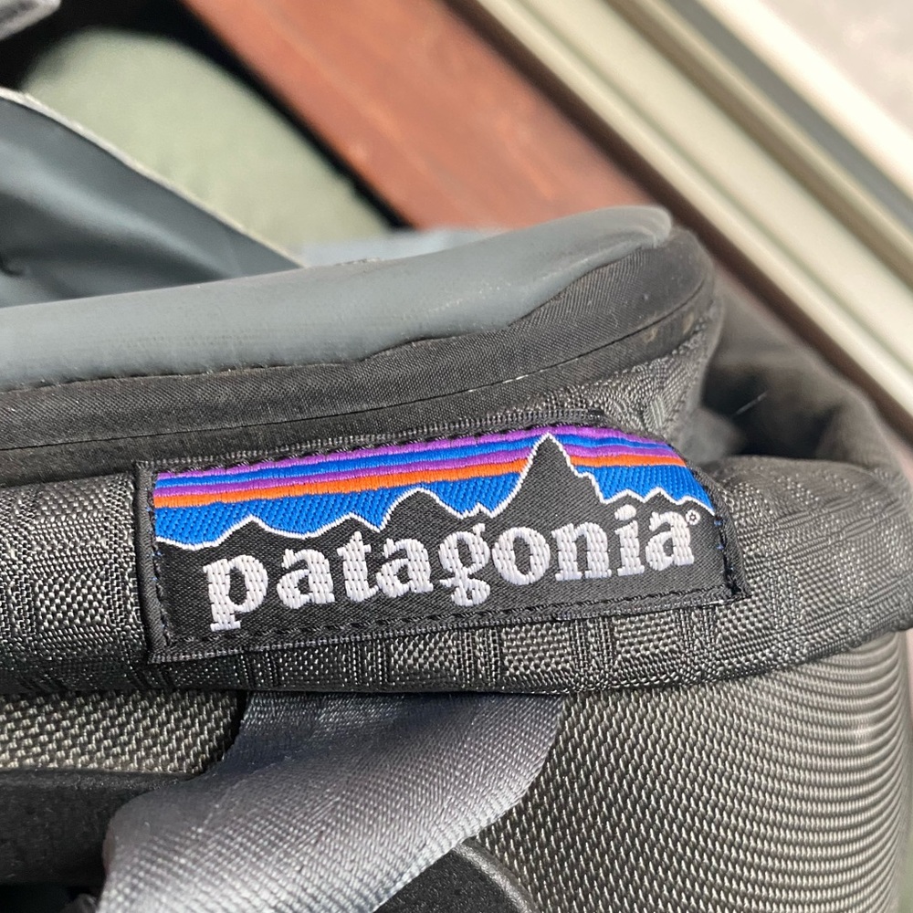 Patagonia Rolling Carryon bag